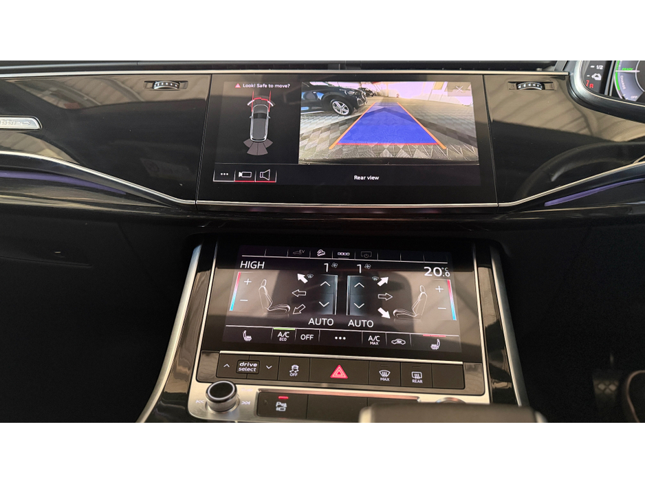 2021 Audi Q7 - image 12