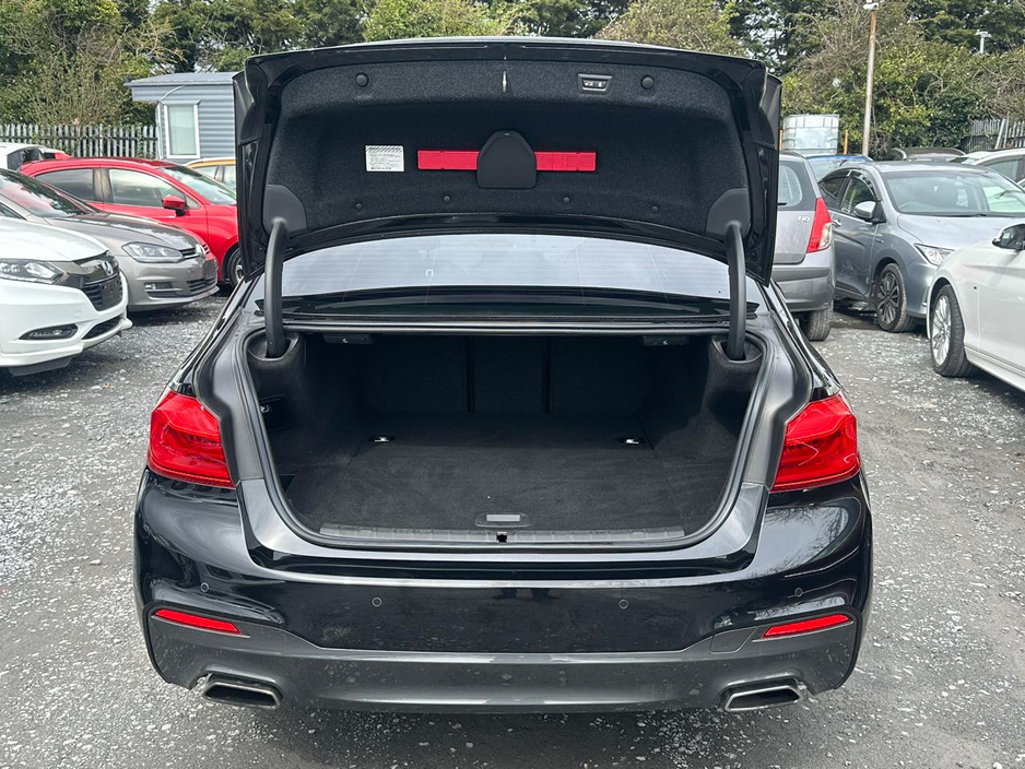 2017 BMW 5 Series - image 9