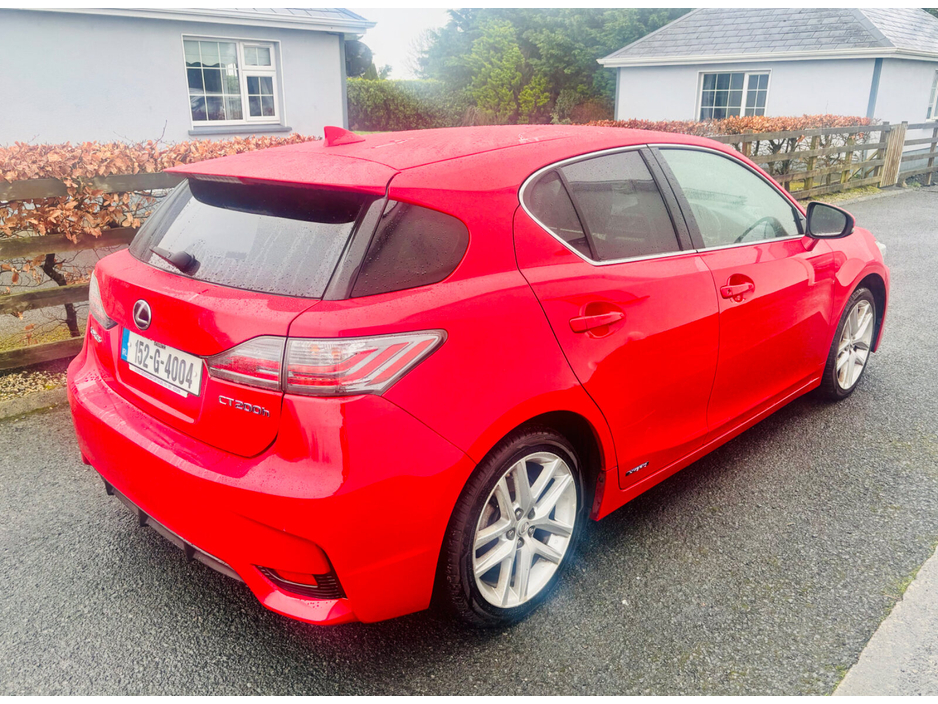 2015 Lexus CT 200 h - image 6