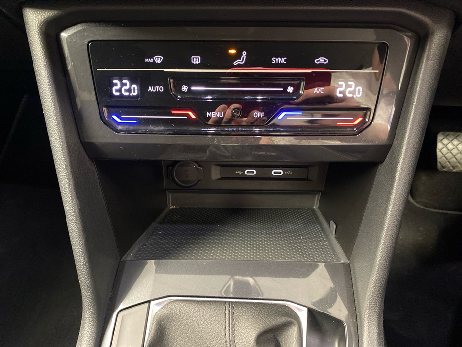 2024 Volkswagen Tiguan - image 19