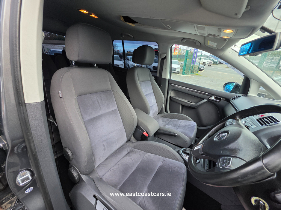 2012 Volkswagen Touran 7 SEATER * HIGHLINE ALCANTARA SEATS * REVERSING CAMERA * SIMI DEALER - SPECIALISING IN IMPORTS OF JAP AUTOMATIC HI SPEC BLUEMOTION // LARGE TOUCH SCREEN // €10,500
