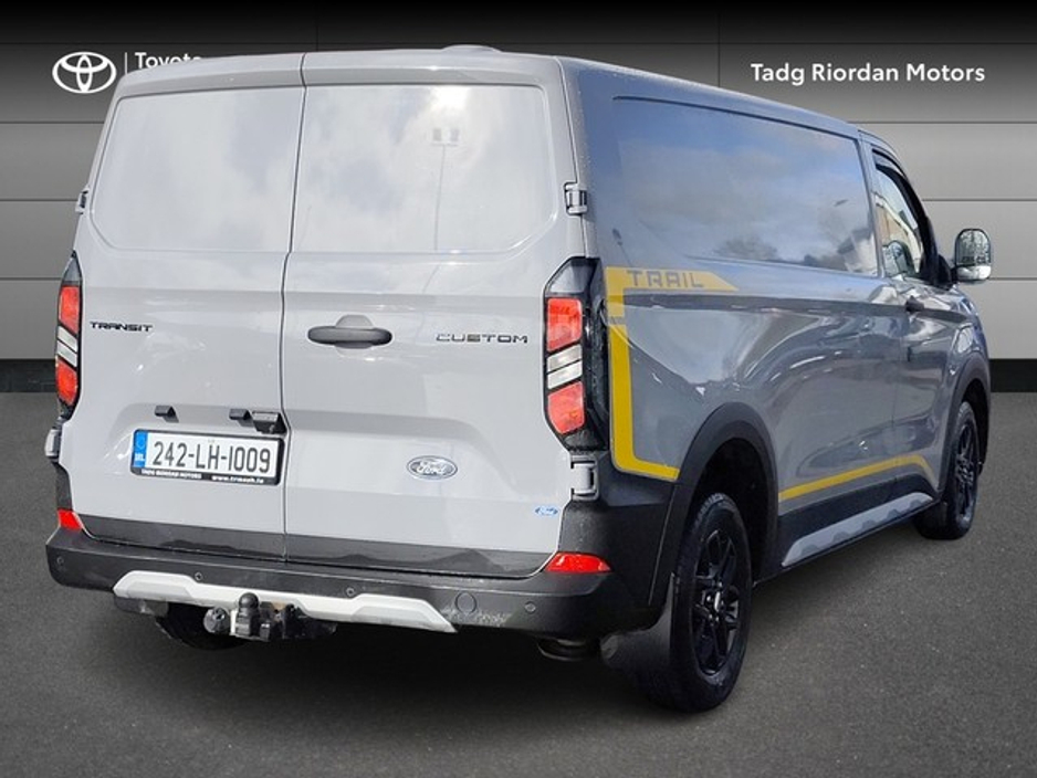2024 Ford Transit Custom - image 2