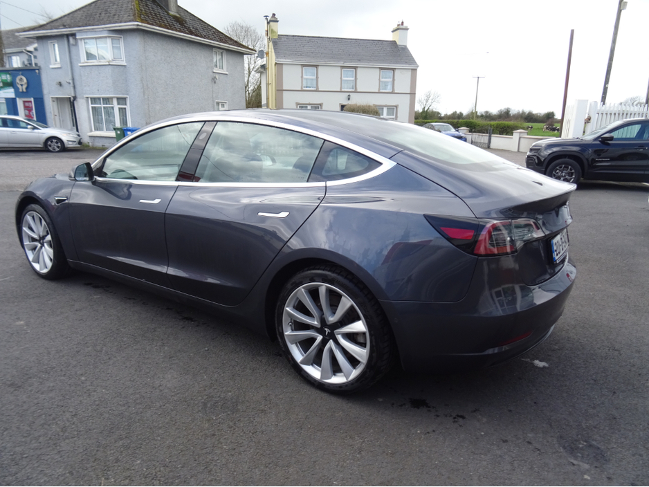 2020 Tesla Model 3 - image 6