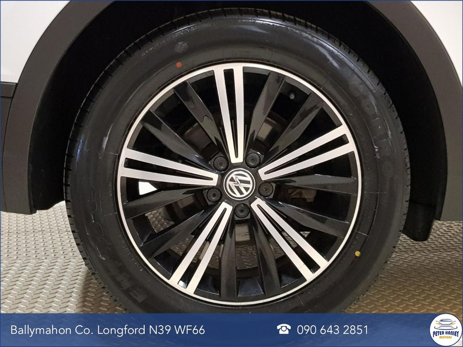 2018 Volkswagen Tiguan - image 36