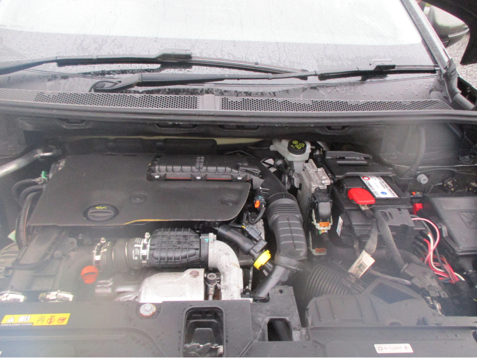 2018 Peugeot 3008 - image 7