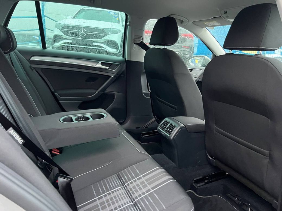 2015 Volkswagen Golf R-LINE PACK 1.2 TSI // LOUNG EDITION // VERY LOW MILEAGE // BLUETOOTH MUSIC // ADAPTIVE CRUISE CONTROL €14,900