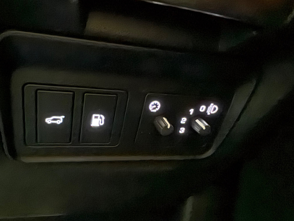 2022 Land Rover Range Rover Evoque - image 22