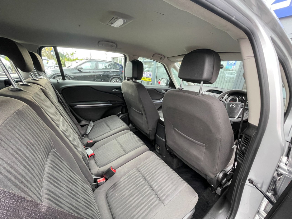 2016 Opel Zafira - image 7