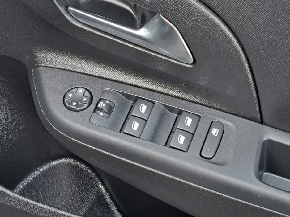 2025 Opel Corsa ELEGNCE 1.2 75BHP **REVERSING CAMERA** €21,950