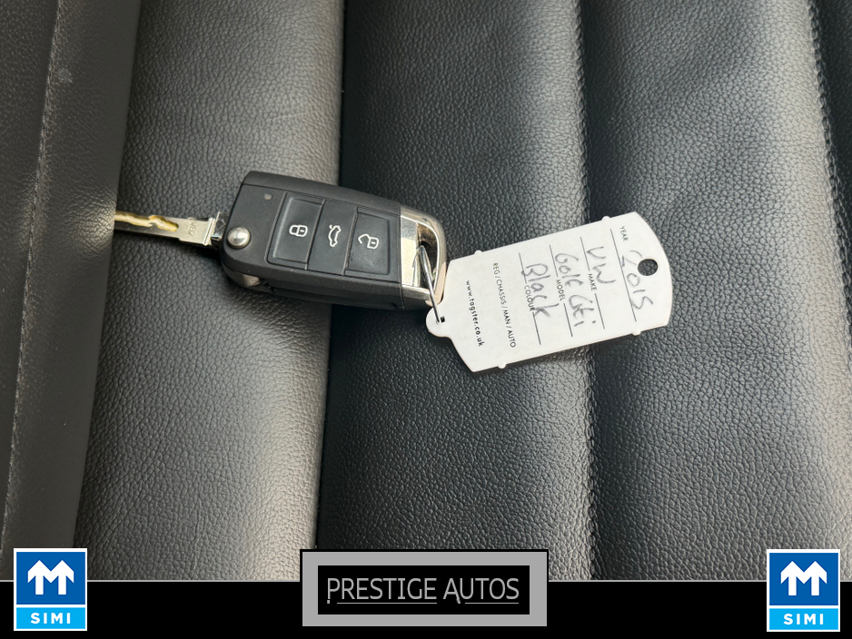 2015 Volkswagen Golf - image 40