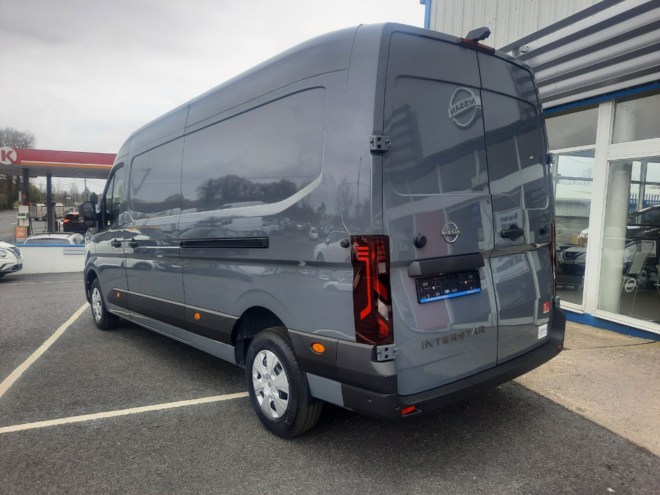 2026 Nissan Interstar - image 12