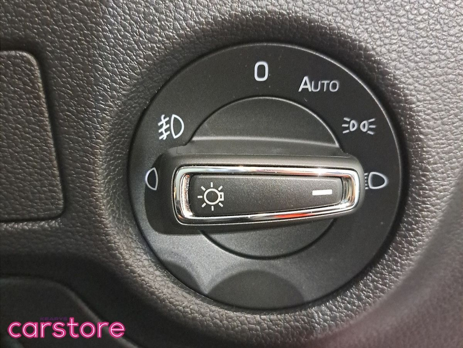 2020 Skoda Kamiq - image 17