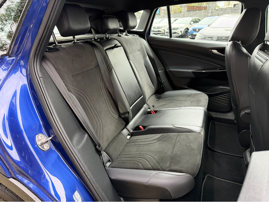 2023 Volkswagen ID.4 - image 20