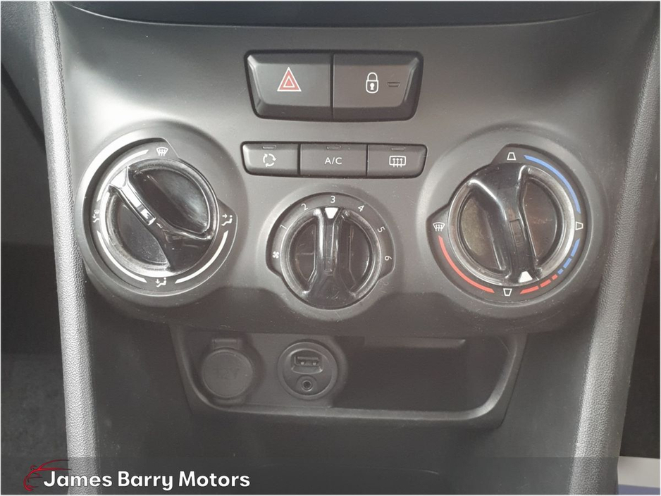 2016 Peugeot 208 - image 17