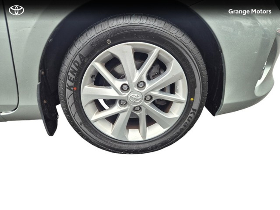 2014 Toyota Auris - image 14