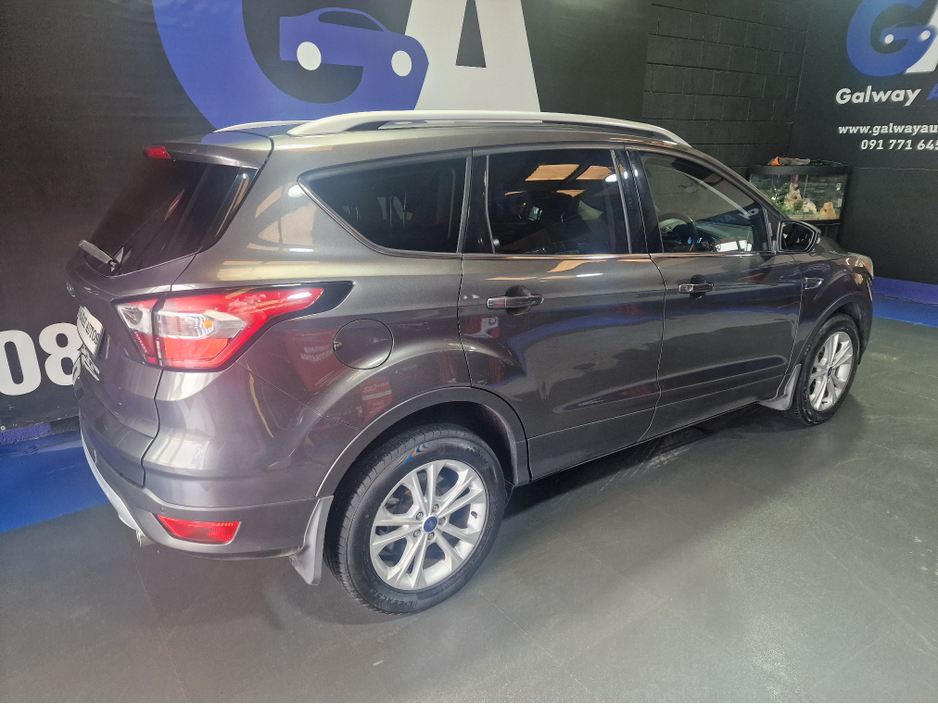 2017 Ford Kuga - image 7