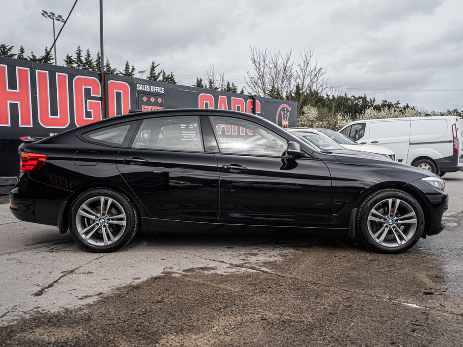 2016 BMW 3 Series - image 13