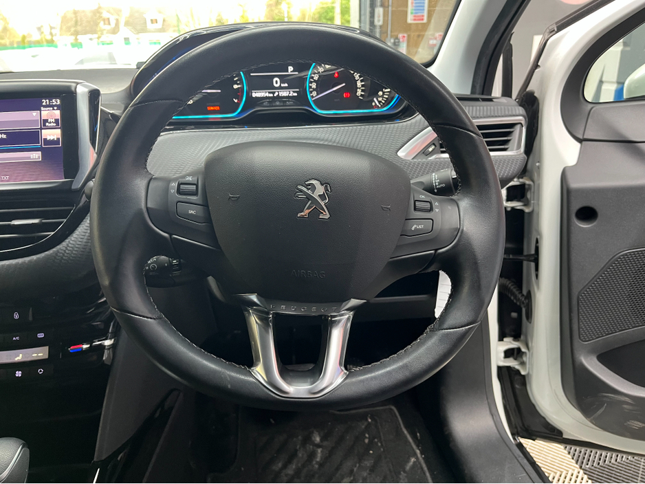 2017 Peugeot 2008 - image 7