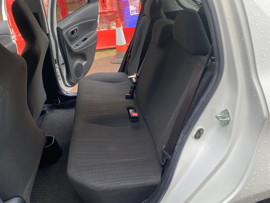 2018 Toyota Vitz - image 9