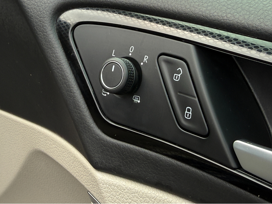 2015 Volkswagen Golf - image 13