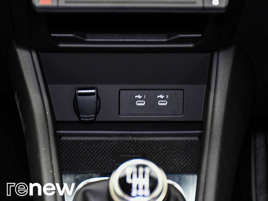 2026 Renault Captur - image 24