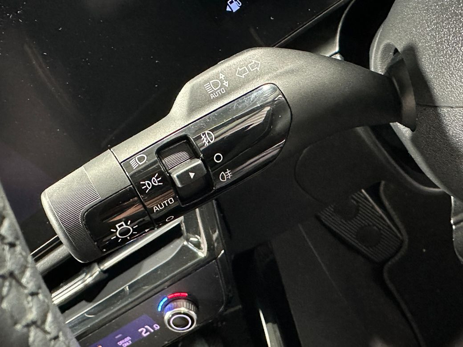 2023 Kia Niro - image 18