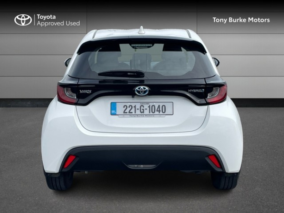 2020 Toyota Yaris - image 5