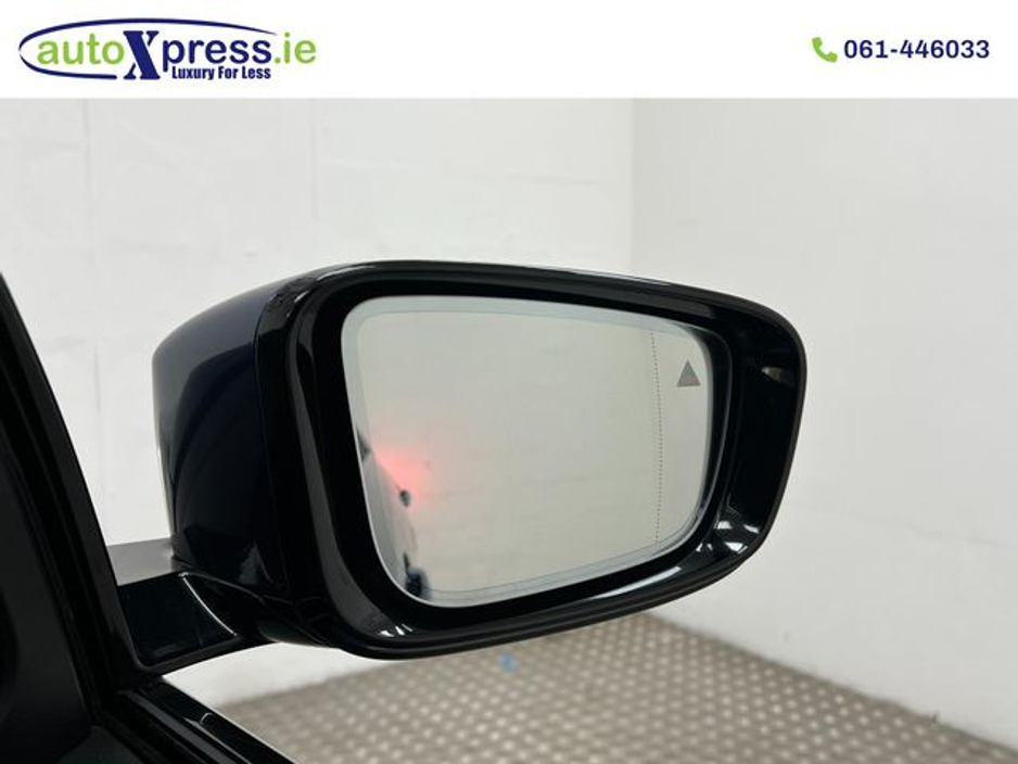 2018 BMW 5 Series - image 23