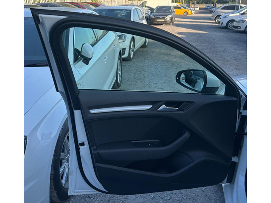 2014 Audi A3 - image 12