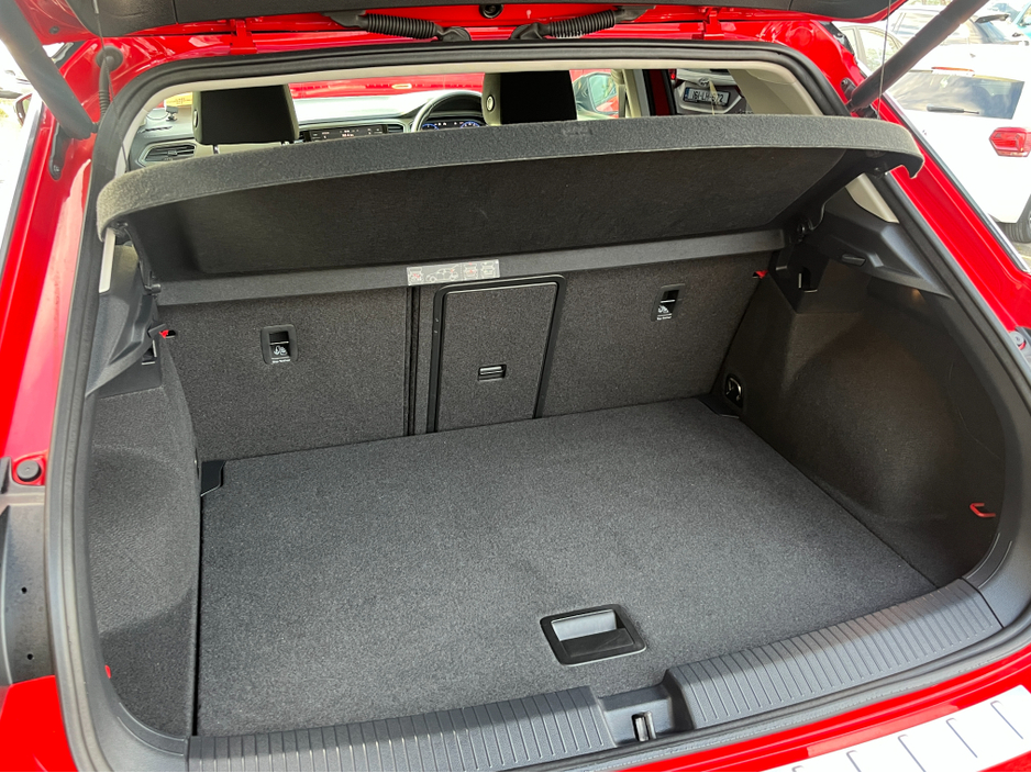 2021 Volkswagen T-Roc STYLE AUTOMATIC 2.0 DIESEL //LOW MILES//KEYLESS ENTRY//REVERSE CAMERA//ADAPTIVE CRUISE CONTROL//BLIND SPOT WARNING// €25,950