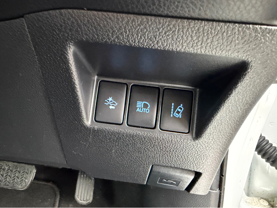 2017 Toyota Yaris Self charge Hybrid - Low Mileage - Fantastic Spec €14,750