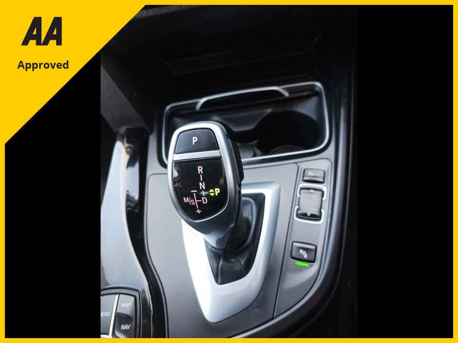 2018 BMW 3 Series 320 DIESEL SPORT LINE SPORTS INTERIOR UNMARKED INSIDE BMW SERVICE HISTORY (9 INPUTS) JUST FULLY SERVICED 2 YEARS NCT 1 YEAR ROAD TAX LOADED WITH EXTRAS €24,949