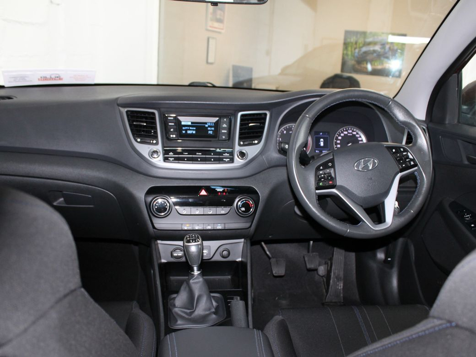 2017 Hyundai Tucson - image 11