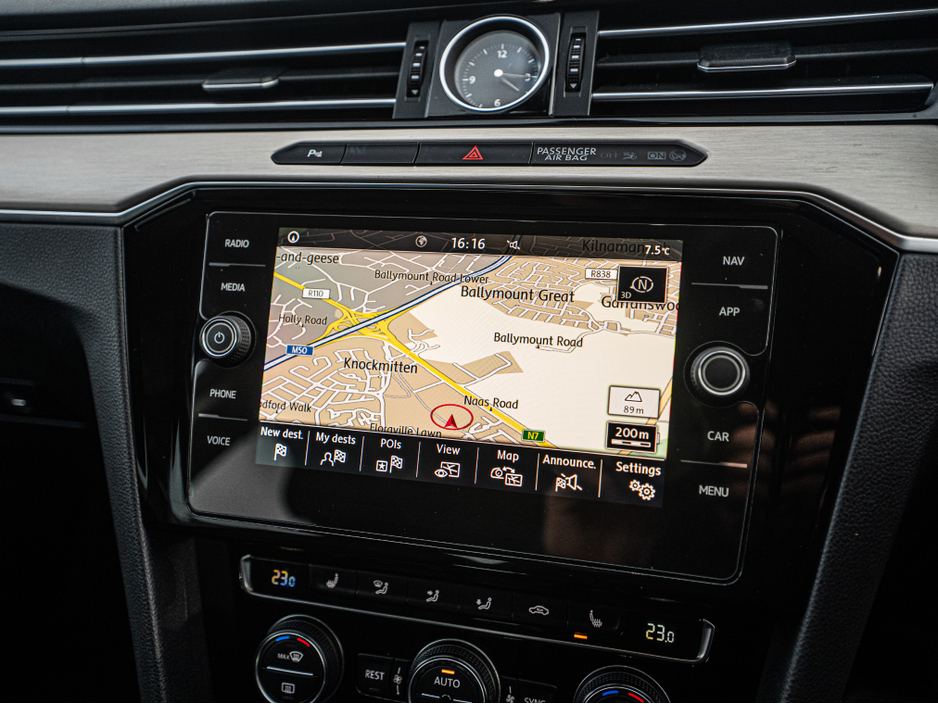 2019 Volkswagen Passat 2019 VW Passat Highline Auto/High spec/1yr warrant €25,888