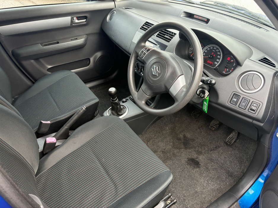 2007 Suzuki Swift - image 8