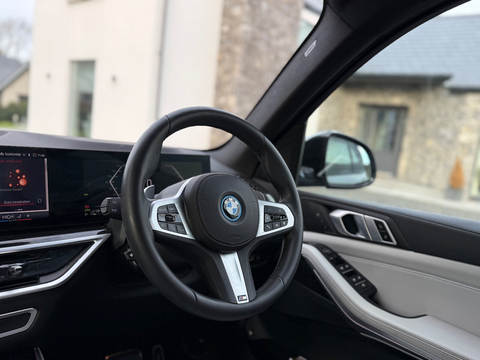 2024 BMW X5 - image 9