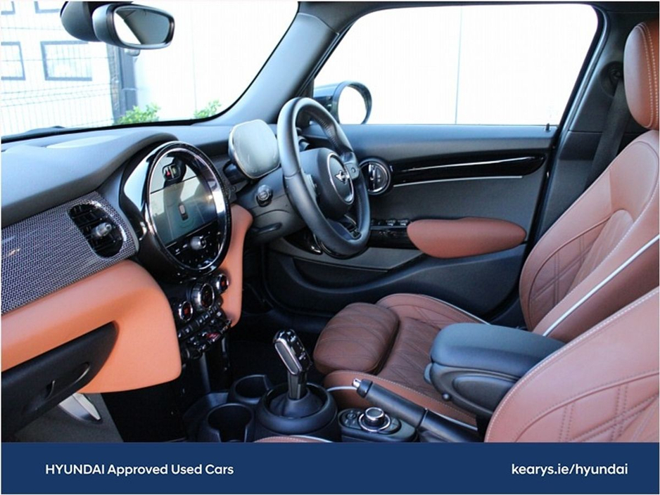 2023 MINI Hatch - image 5