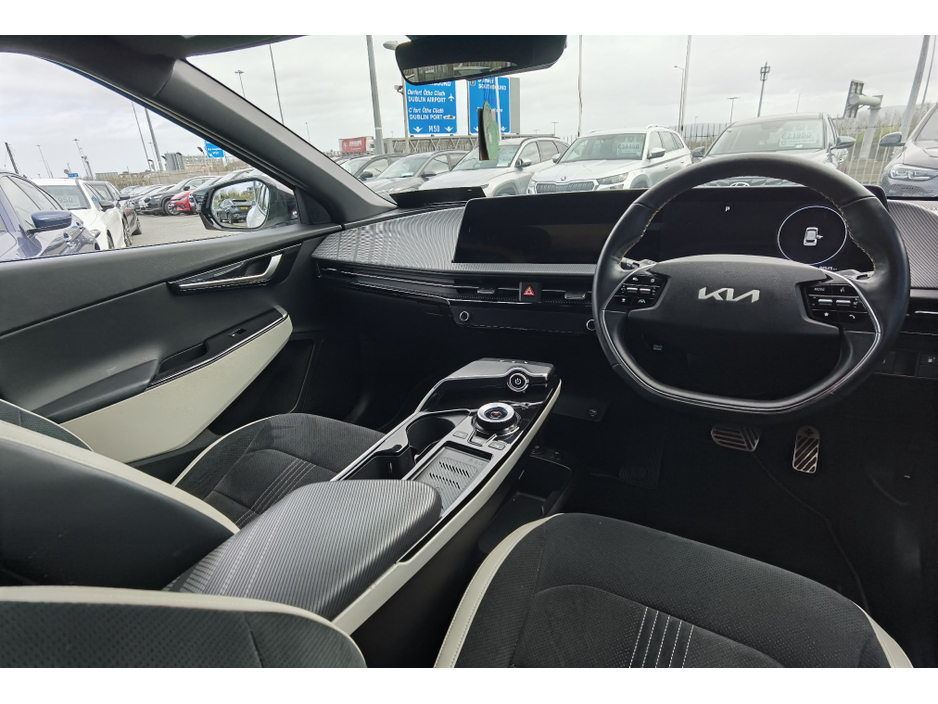 2022 Kia EV6 - image 13