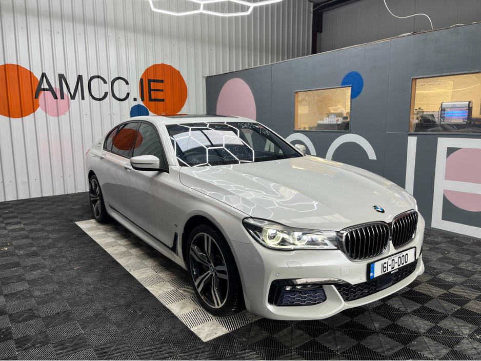 2016 BMW 7 Series 2016 BMW 740E IPERFORMANCE M-SPORT 2.0 AUTOMATIC / CRUISE CONTROL / 360° PARKING CAMERA / ELECTRIC MEMORY HEATED & MASSAGING SEATS / HEATED REAR SEATS / PANORAMIC SUNROOF / PADDLE SHIFTERS AND MORE
