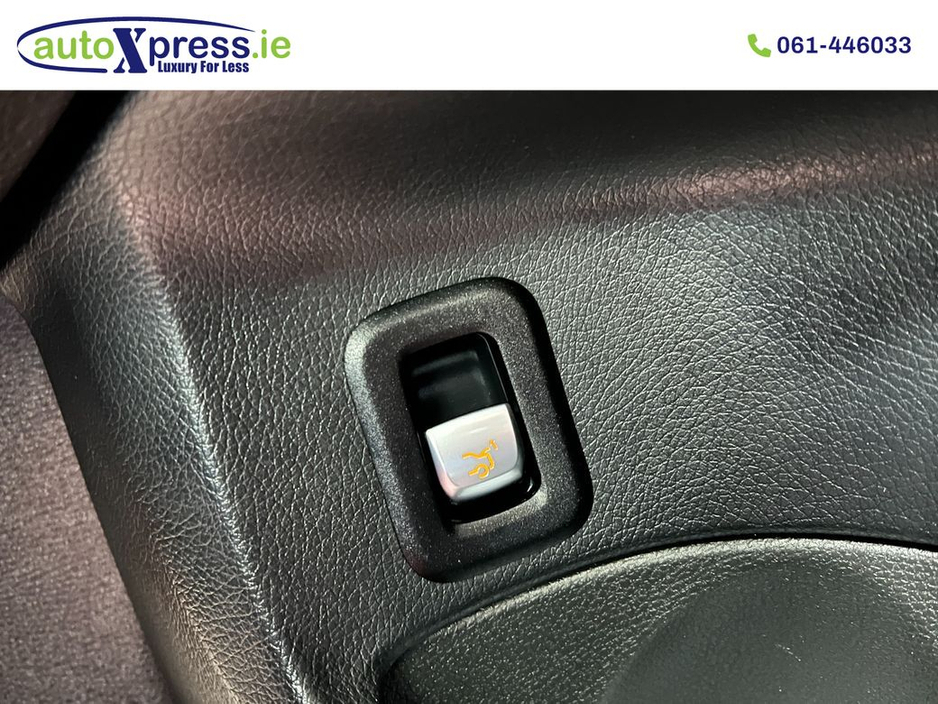 2018 Mercedes-Benz C Class - image 39