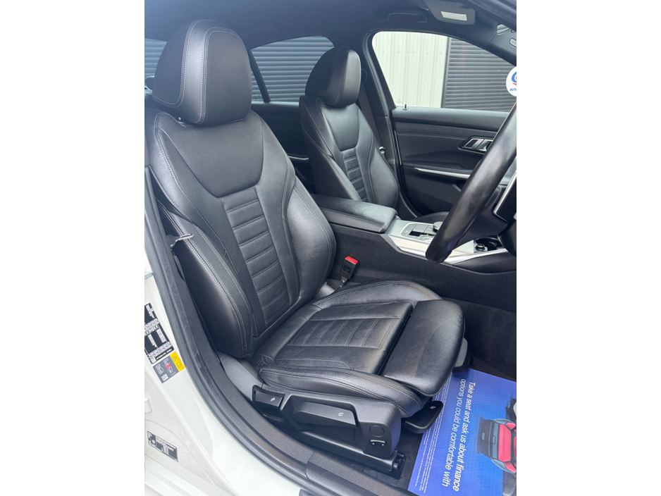 2021 BMW 3 Series - image 7