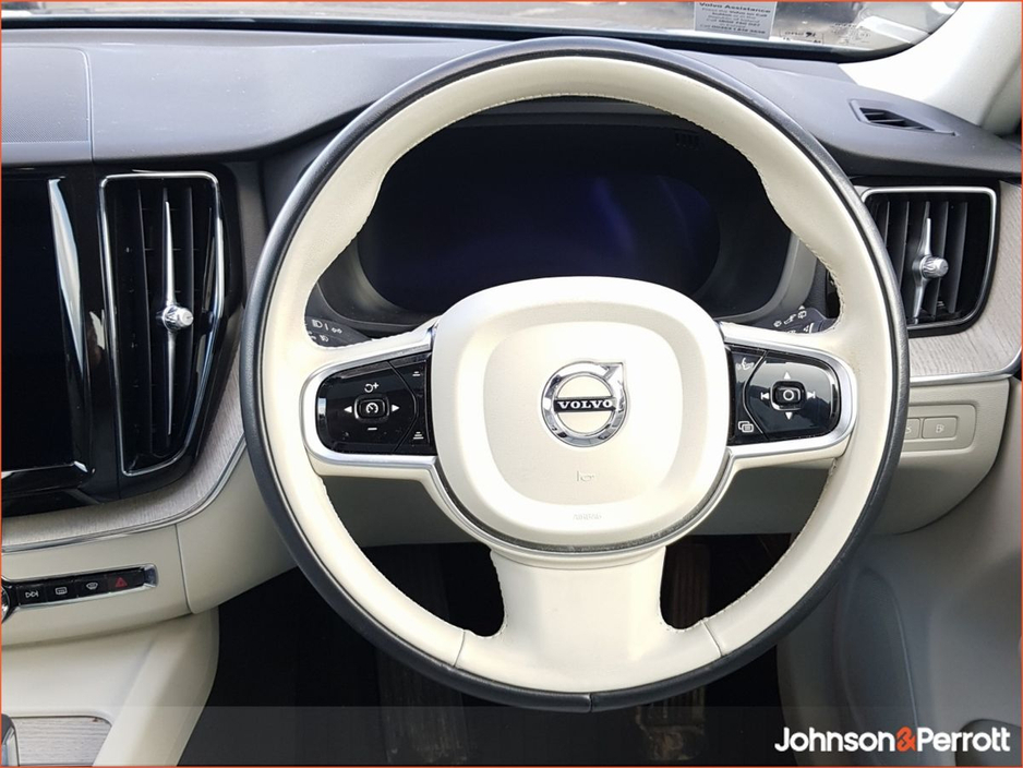 2023 Volvo XC60 T6 Recharge PHEV 350hp AT8 Core €49,900