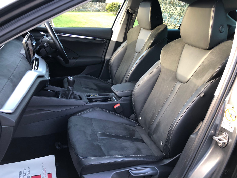 2022 Skoda Octavia - image 22