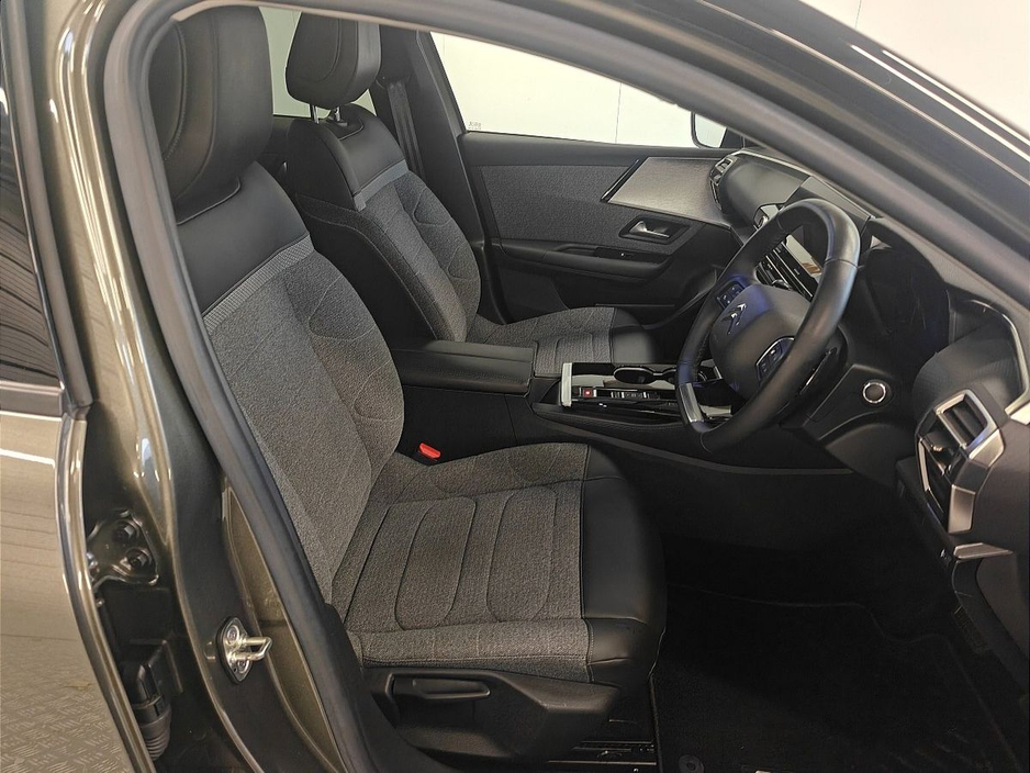 2024 Citroen C5X - image 5