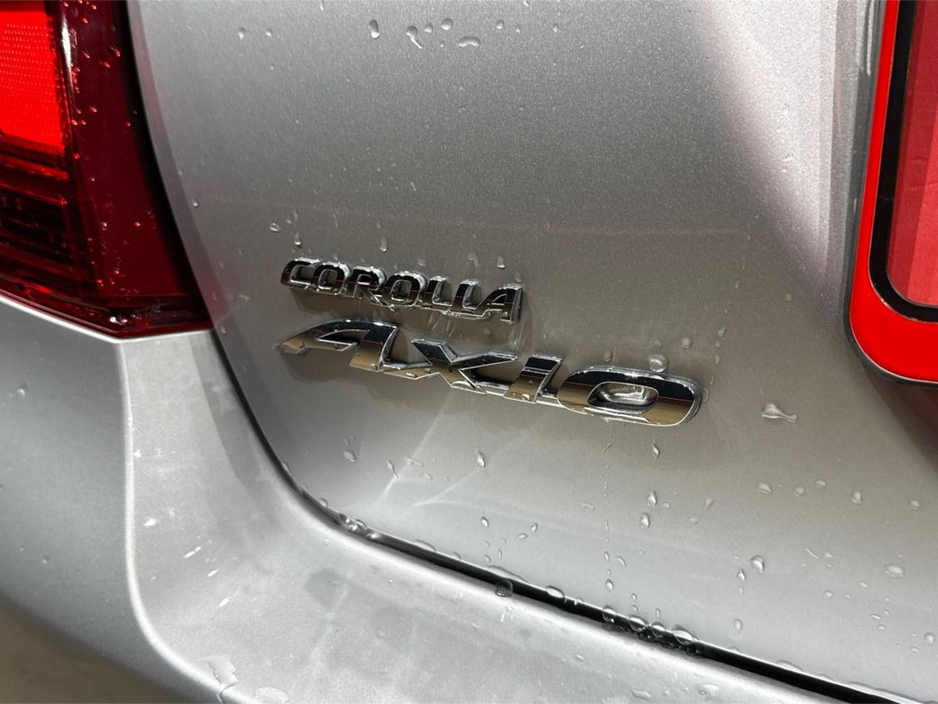 2020 Toyota Corolla - image 10