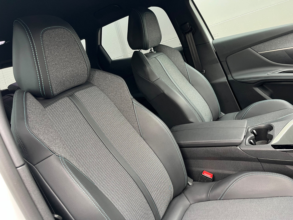 2023 Peugeot 3008 1.5 BlueHDi 130bhp Auto Allure €33,900