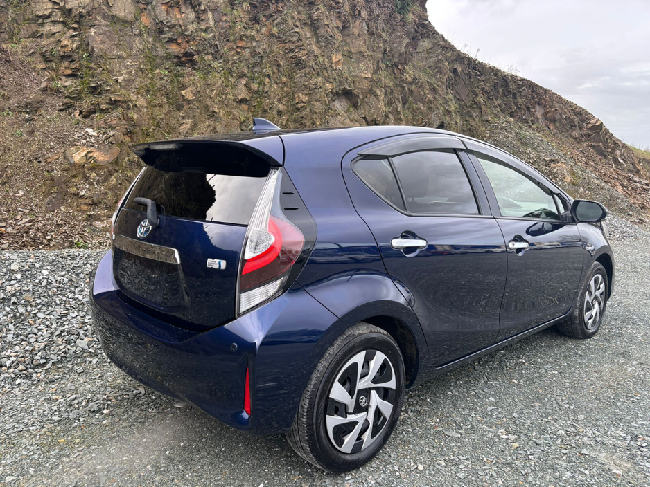 2020 Toyota Aqua Hybrid Luxury €13,950