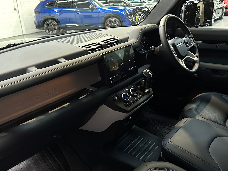 2025 Land Rover Defender - image 13