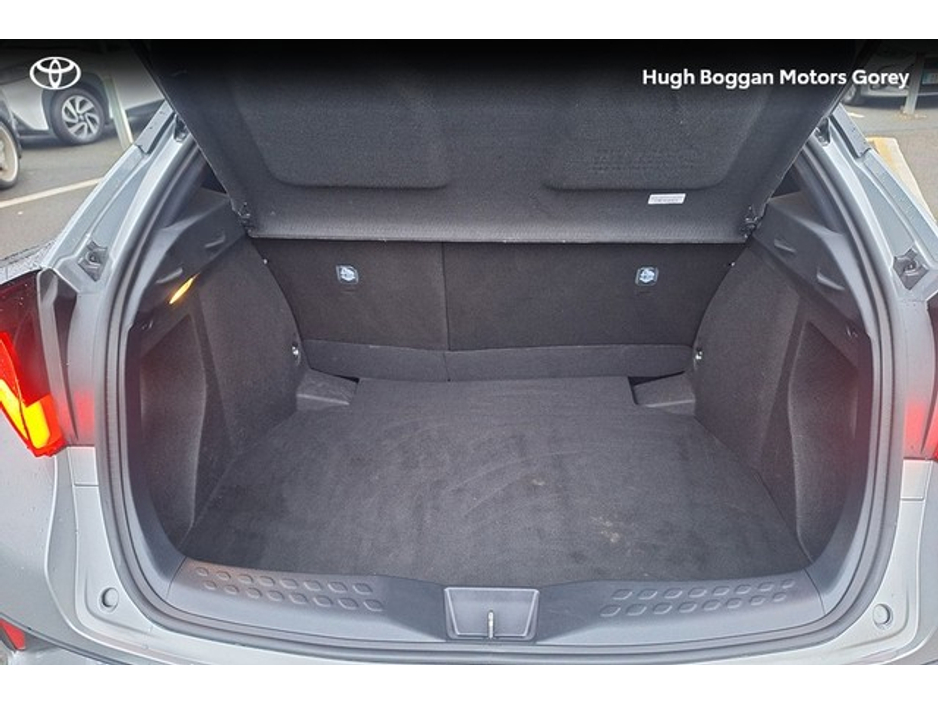 2022 Toyota C-HR HYBRID SOL 4DR AUTO €26,950