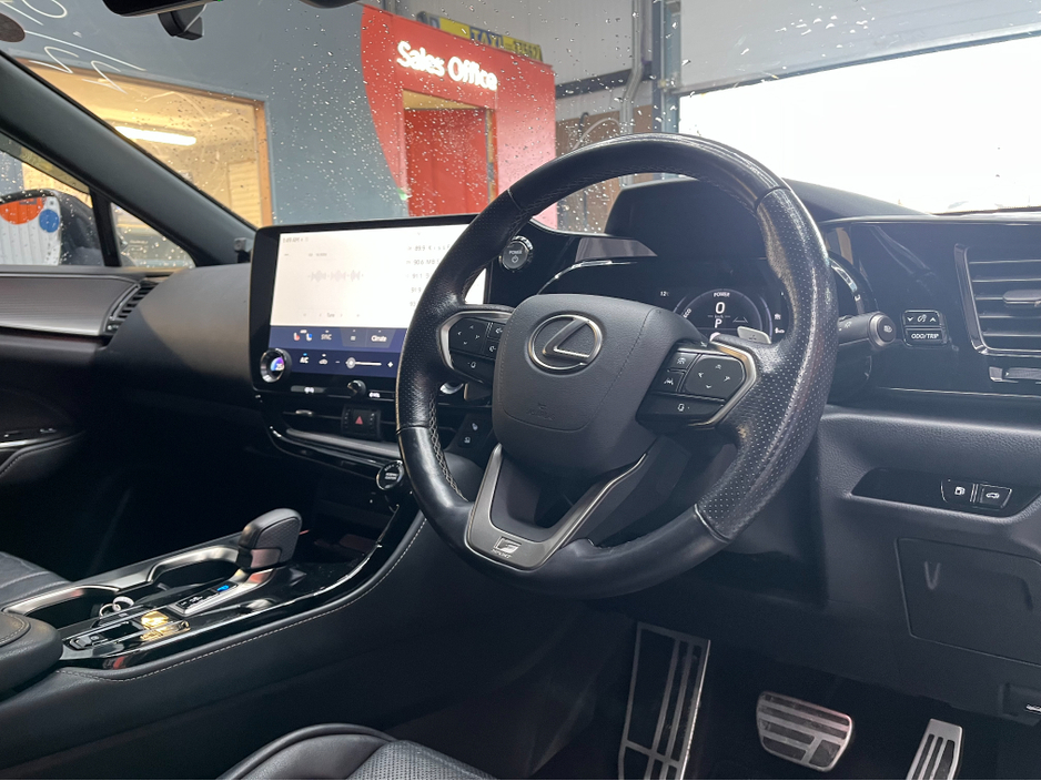 2022 Lexus NX 350h - image 11